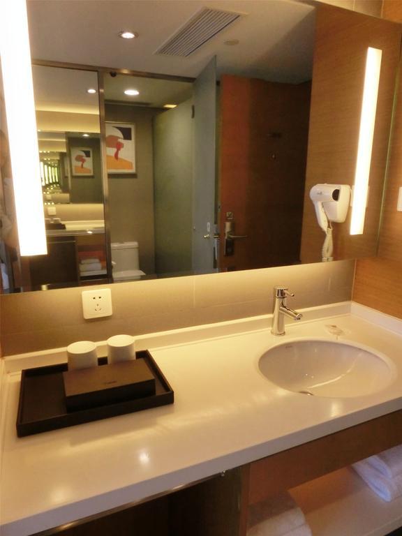 Ji Hotel Guangzhou Zhujiang New Town Room photo