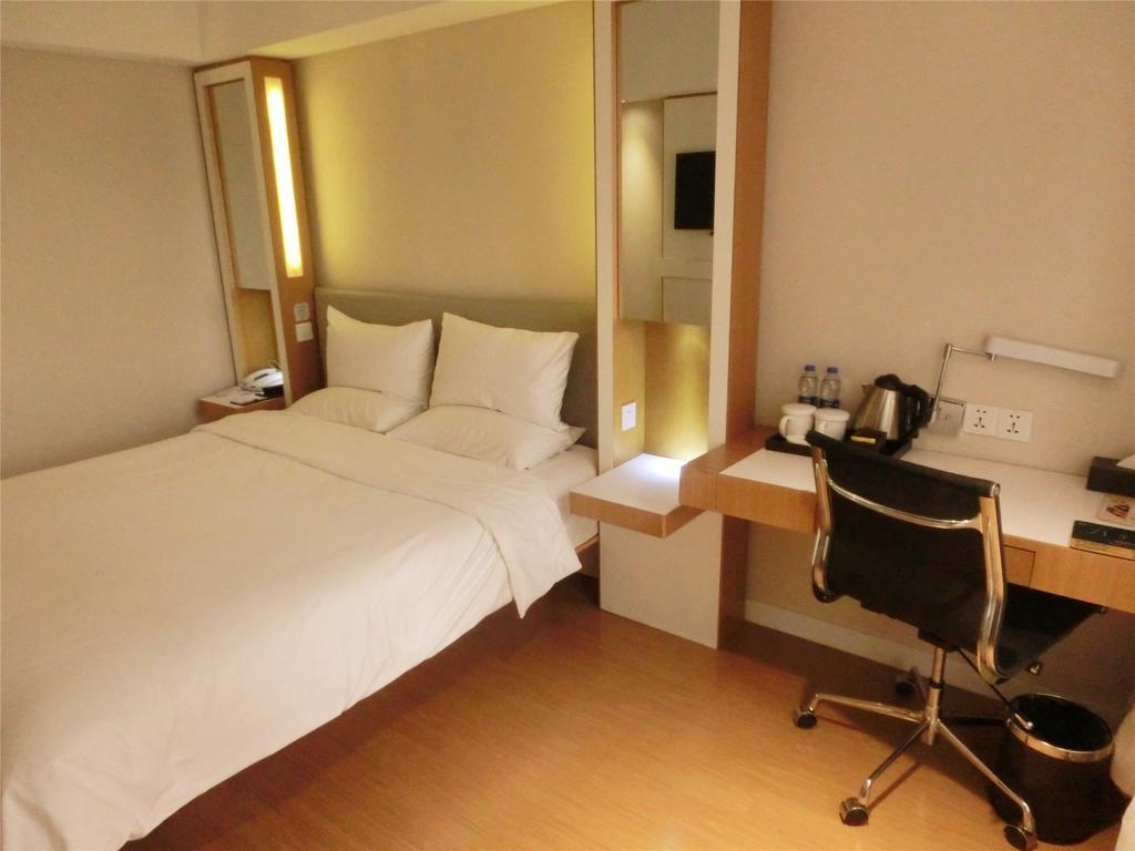Ji Hotel Guangzhou Zhujiang New Town Room photo