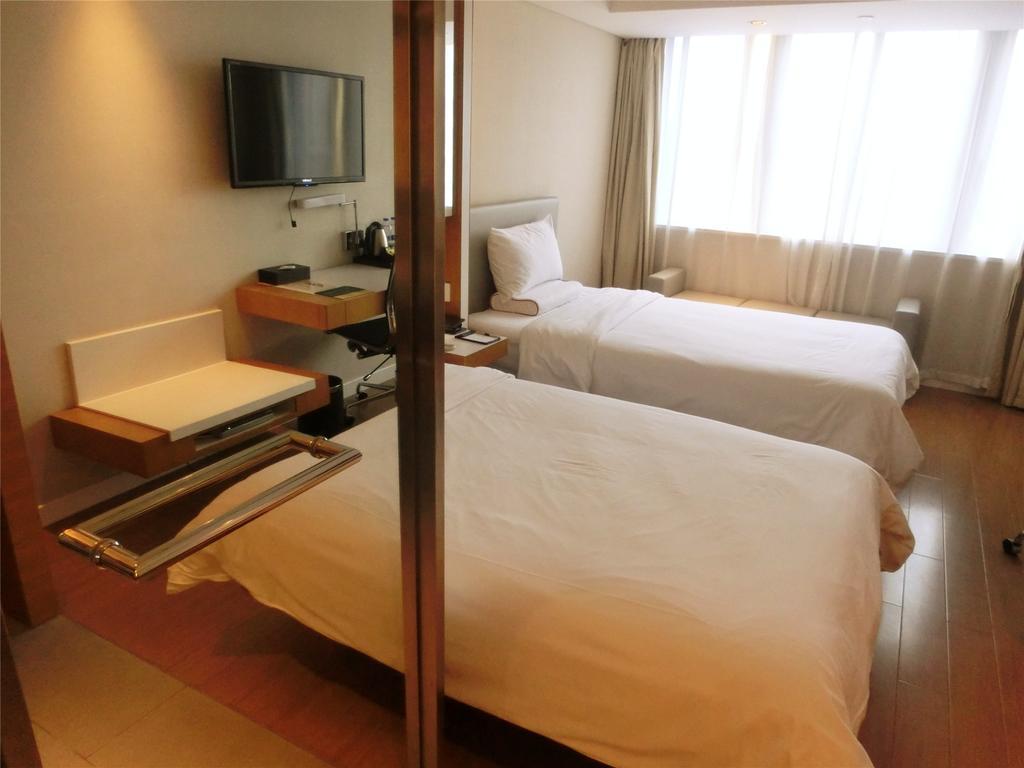 Ji Hotel Guangzhou Zhujiang New Town Exterior photo