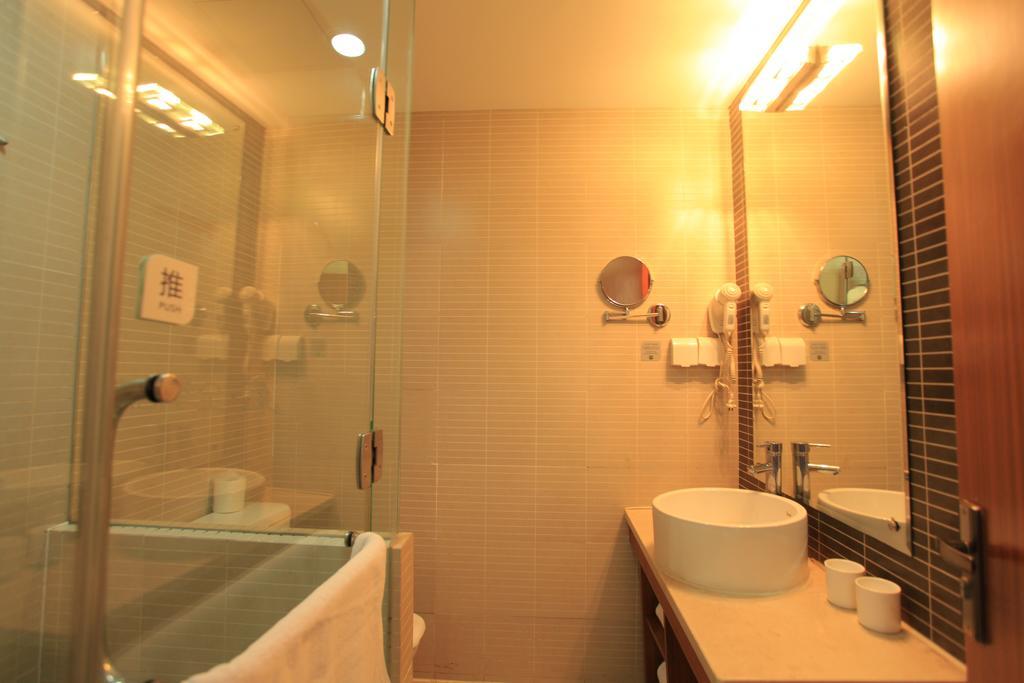 Ji Hotel Guangzhou Zhujiang New Town Exterior photo